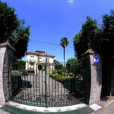 شاليه La Casona Del Fronton *